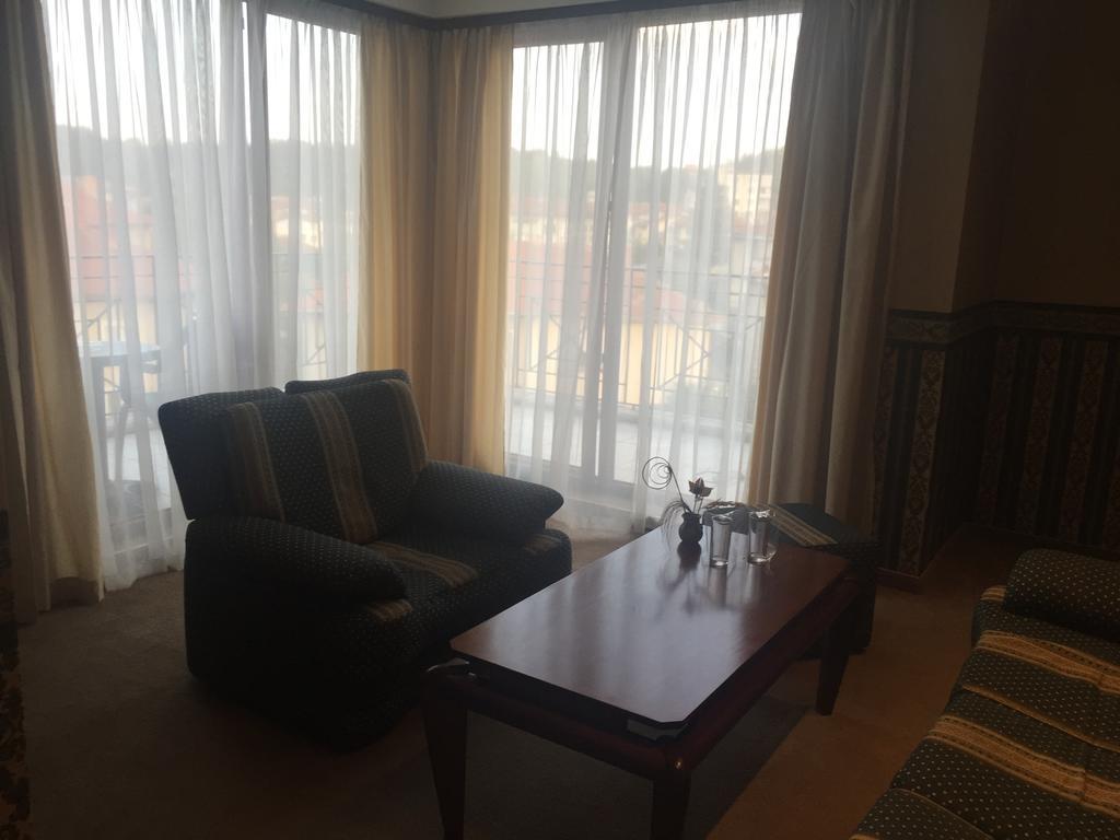 Chateau Montagne Hotel Troyan Troyan  Bagian luar foto