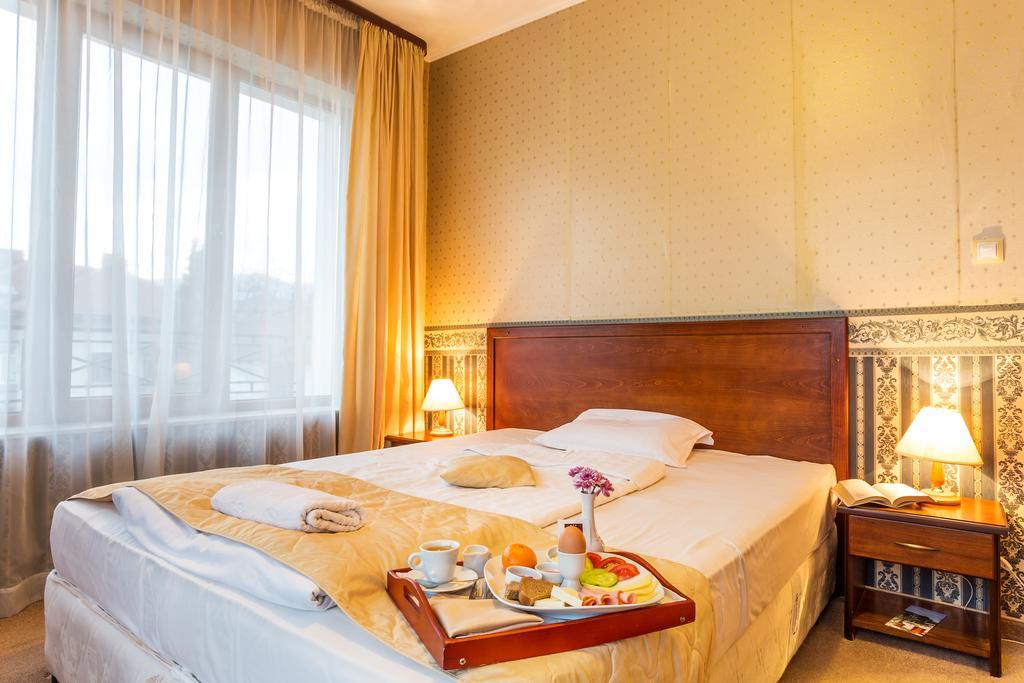 Chateau Montagne Hotel Troyan Troyan  Bagian luar foto