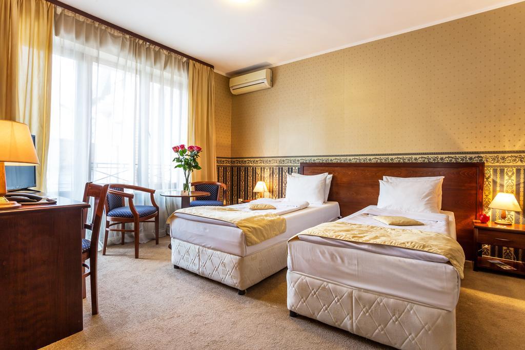 Chateau Montagne Hotel Troyan Troyan  Bagian luar foto
